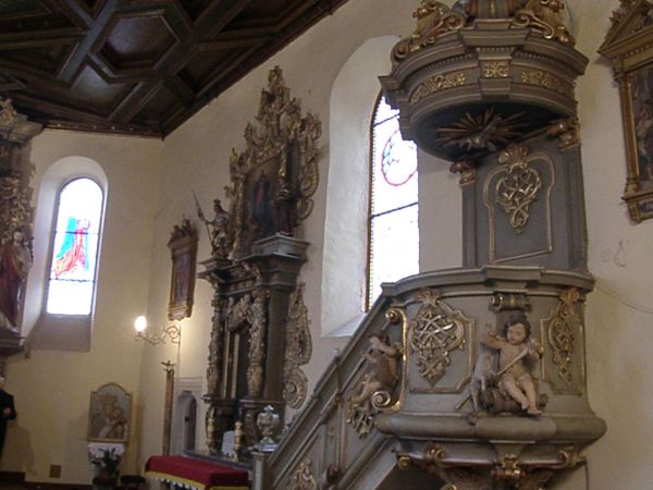 Ambona w kościele Wniebowzięcia NMP