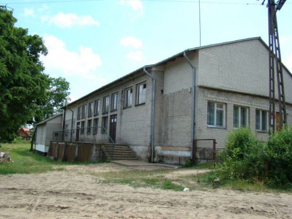 Wiejski Ośrodek Zdrowia i sala taneczna