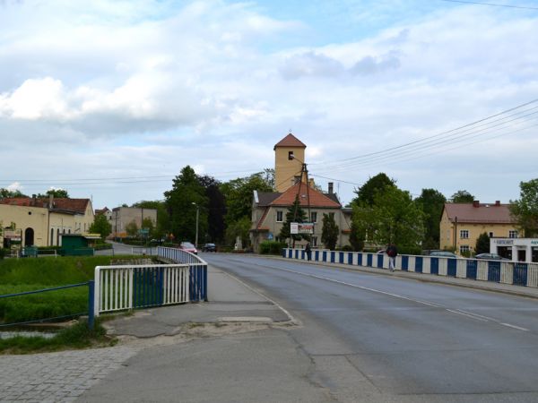 Widok na most na Pilawie