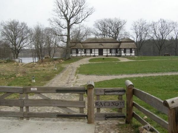 Dworek kaszubski w Salinie