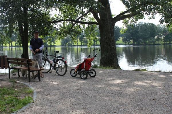Miejsce postojowe / Ścieżka rowerowa dookoła jeziora Trzesiecko