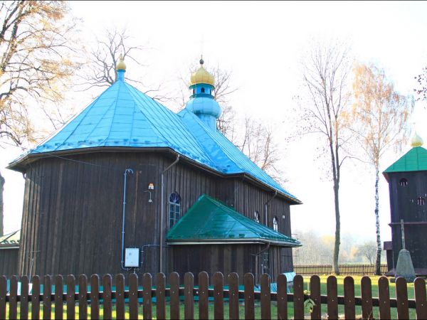 Cerkiew Opieki Matki Bożej w Kłokowicach - drewniana parafialna cerkiew prawosławna w dekanacie Przemyśl (dawniej świątynia greckokatolicka). Zbudowana na miejs