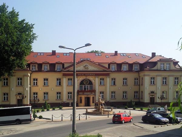 Czeladź. Widok ogólny na Pałac Saturna