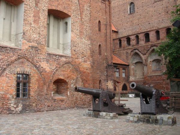 Zamek kapituły pomezańskiej. Jego budowę zaczęto w 1322 roku.