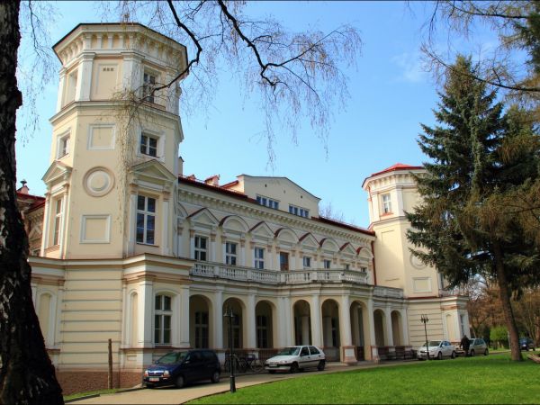 Pałac Lubomirskich w Przemyślu - Bakończycach .  Wybudowany w latach 1885–1887 przez księcia Hieronima Adama Lubomirskiego, według projektu Maksymiliana Nitscha