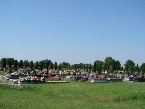 Cmentarz w miejscowości Staw.