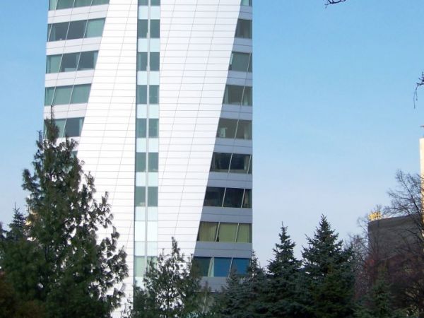 Biurowiec przy ul. Powstańców Śl