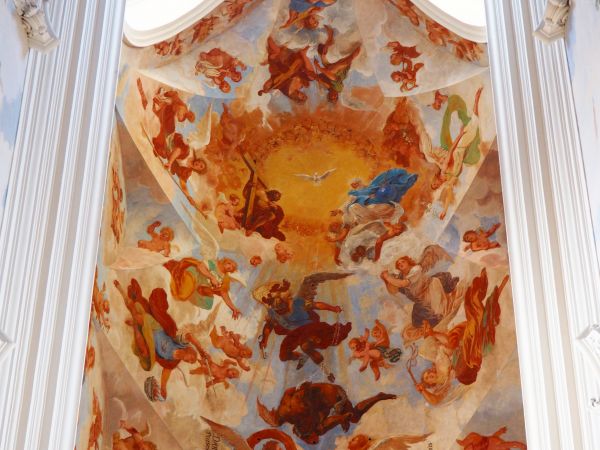 kościół pw. św. Józefa - sklepienie nad prezbiterium, przedstawienie sceny  "Chwała Niebios".