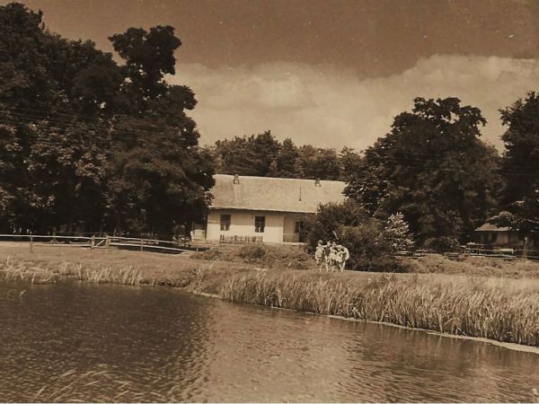 Przy stawach należących kiedyś do Jana Oleksego lata 60 Strzelce Wielkie.