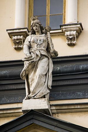 Nowy Sącz-ratusz,figura królowej Jadwigi