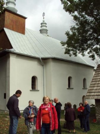 przy świątyni, polecam też np.   https://www.youtube.com/watch?v=IGUrpjyx2u8 oraz inne tam sugerowane.