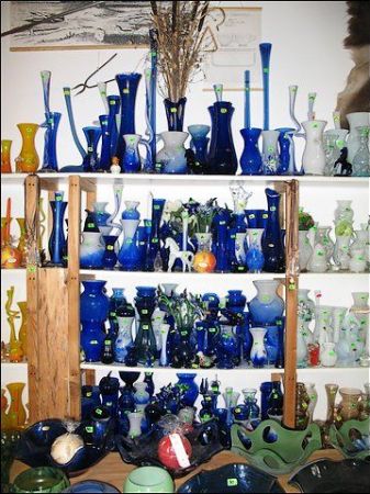 Szkło artystyczne wytwarzane w "Leśnej Hucie" (sklepik)