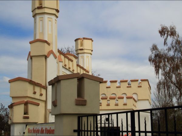 Pałac Lubomirskich w Przemyślu - Bakończycach .  Wybudowany w latach 1885–1887 przez księcia Hieronima Adama Lubomirskiego, według projektu Maksymiliana Nitscha