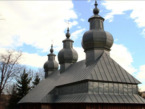 Cerkiew greckokatolicka p.w. Michała Archanioła - wzniesiona w 1843 r. w Brzeżawie .  Obecnie kościół rzymskokatolicki pw. Św. Michała Archanioła.