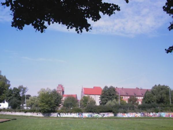 Widok od strony ul. Różyckiego.