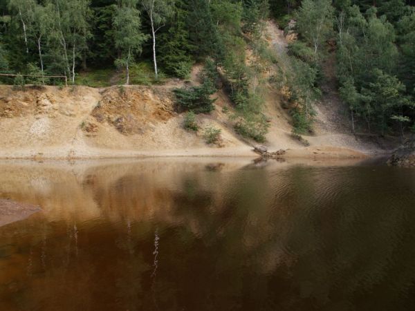 Kolorowe Jeziorka w Rudawach Janowickich (Jeziorko Żółte zwane Czerwonym)