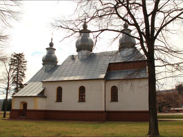 Murowana cerkiew greckokatolicka pod wezwaniem św. Teodosija Peczerskiego w Malawie. Cerkiew zbudowana w 1897 na miejscu wcześniejszej drewnianej świątyni . Obe
