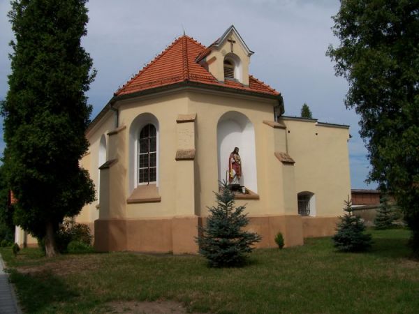 KOSCIÓŁ W PIOTRKOWICZKACH