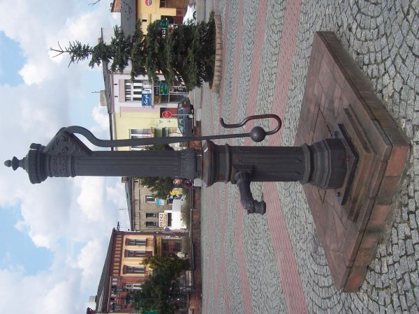 Rynek - stara pompa