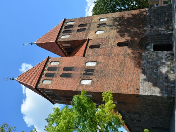 Bazylika Mniejsza pw. Imienia NMP. Najstarsza świątynia Inowrocławia. Popularnie popularnie zwana Ruiną