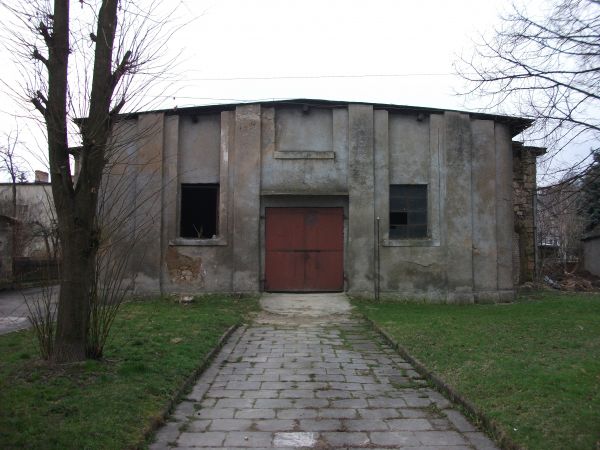 Obecnie ruina kiedyś kościół ewangelicki, zamieniony na magazyn!!!