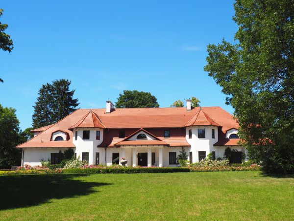 dwór - do końca XIXw. był główną siedzibą Krasińskich w Opinogórze.