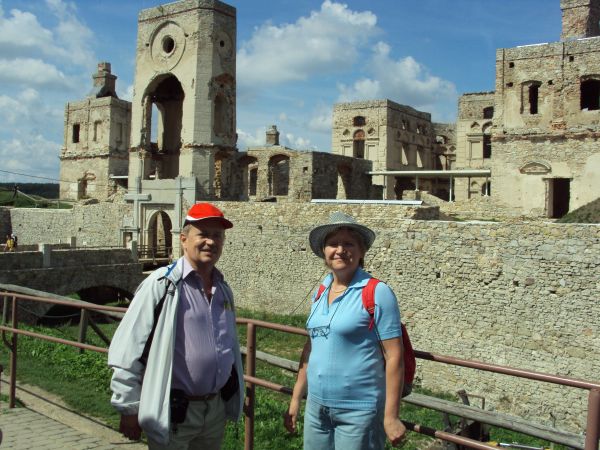 Reprezentacyjno-obronny, wczesnobarokowy zamek "Krzyżtopór",  od poł. XVII w. - trwała ruina. Palazzo in forteca - manierystyczna w stylu warownia - rezydencja