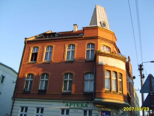 Centrum - zabytkowy budynek, narożny