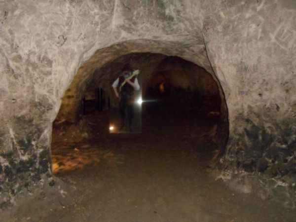 wyrobiska górnicze w Grotach Nagórzyckich.