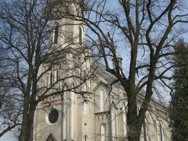 kościół pw. św. Marcina i Matki Boskiej Szkaplerznej.