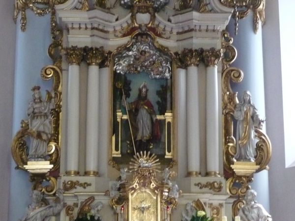 Ołtarz główny,cały kościół bardzo piękny w następnych zdjęciach
pokażę jego piękno.