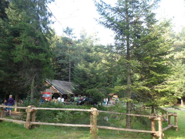 wiata Nadleśnictwa Baligród - dla wędrowców, przejeżdżających, turystów.