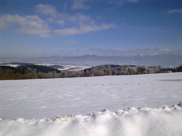 Różanka - żółtym szlakiem na Bochniak (713 m n.p.m.)