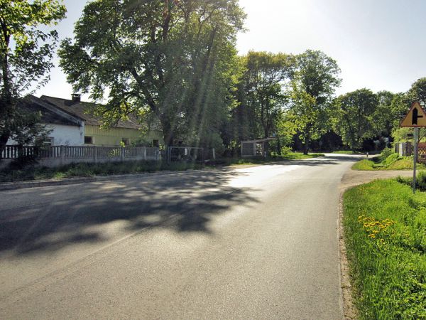 Wieś Pudwągi przy drodze Kętrzyn-Święta Lipka 2012-05-08