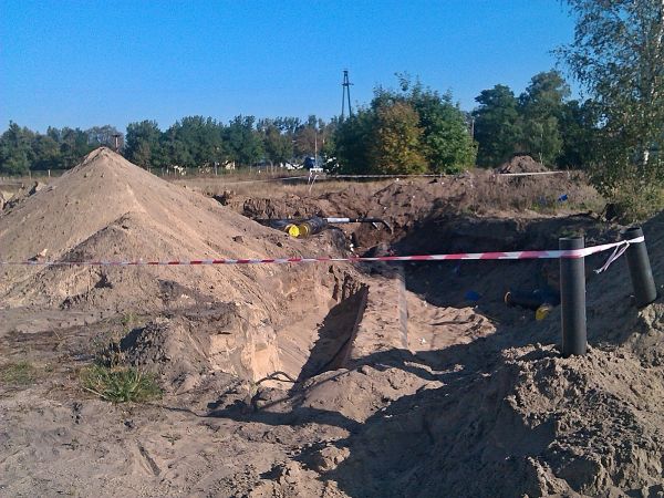 Plac budowy nowej szkoły średniej w centrum miasta Tam gdzie obecnie znajduje się czynna jeszcze szkoła średnia i z uwagi na  charakter przemysłowy tamtego tere