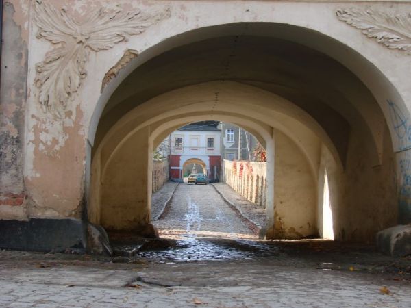 DRUGA  BRAMA.
Jedna z najciekawszych atrakcji na Szlaku Cystersów.