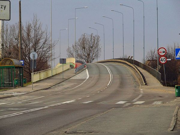 Wjazd na wiadukt w ulicy Gdańskiej