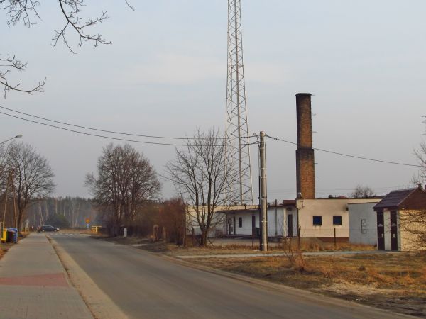 Ulica Dworcowa z asfaltową nawierzchnią