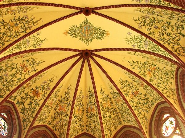 ŻARY kościół pw. Wniebowzięcia NMP