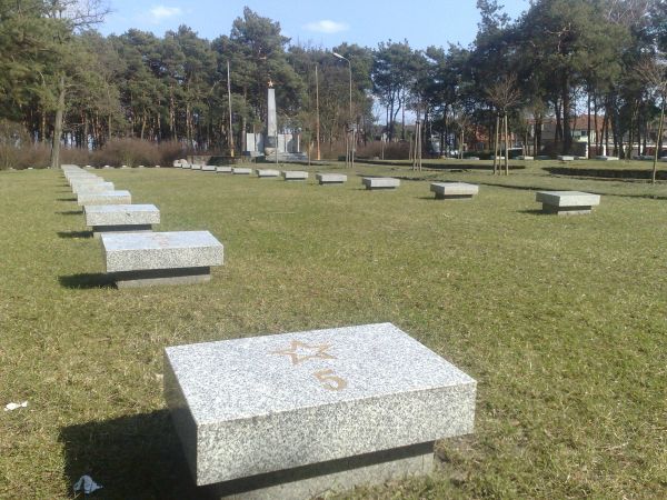 Cmentarz żołnierzy radzieckich poległych w czasie II Wojny Światowej.