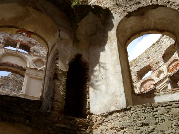 Zamek Krzyżtopór w Ujeździe