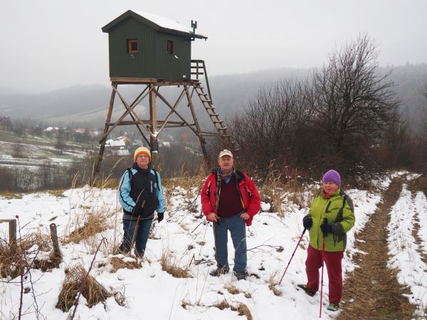 w paśmie Gór Słonnych wędrujemy z m. Hołuczków /zapraszam tam do galerii/, tu schodzimy z lasu na przysiółek o nazwie Olchowiec - tam domy w lecie zamieszkałe -