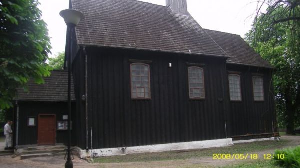 Giecz - kościół na terenie grodziska