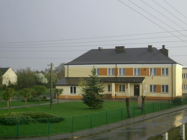 Publiczna Szkoła Podstawowa  im. Jana Pawła II w Grabowcu