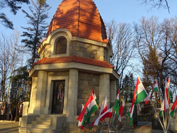 Kaplica cmentarna na cmentarzu z okresu I wojny światowej- Limanowa-Jabłoniec