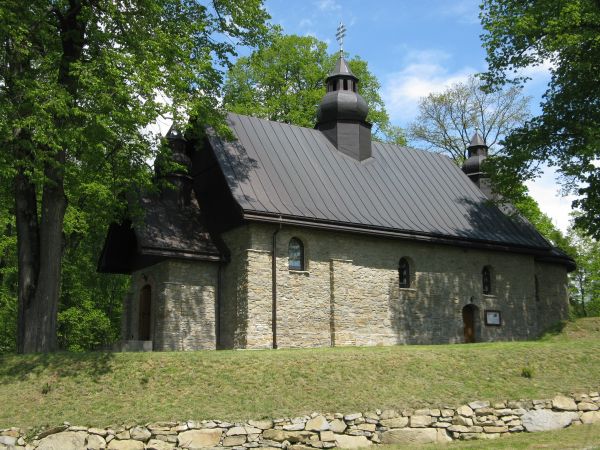 kiedyś parafialna, dzisiaj filialna - cerkiew gr.-kat. pw. św. Bazylego Wielkiego /zapraszam do galerii : jest tablica z opisem !/