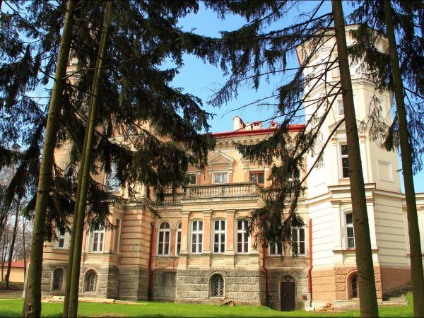 Pałac Lubomirskich w Przemyślu - Bakończycach .  Wybudowany w latach 1885–1887 przez księcia Hieronima Adama Lubomirskiego, według projektu Maksymiliana Nitscha