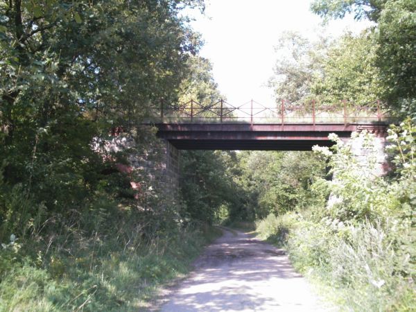 Wiadukt w pomysku na nieistniejącej lini kolejowej Lębork-Bytów.