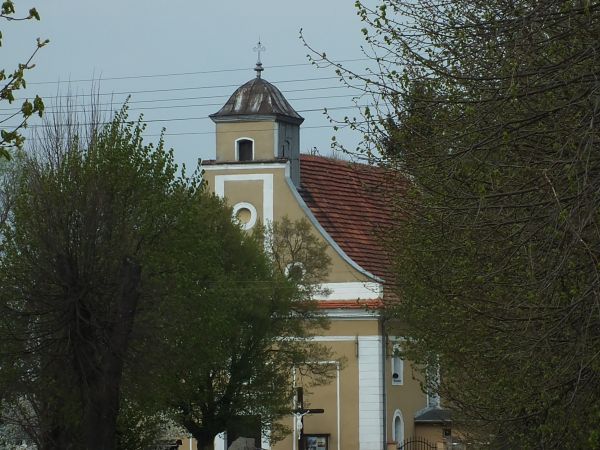 Kościół z pierwszej połowy XIX w p.w Nawiedzenia NMP