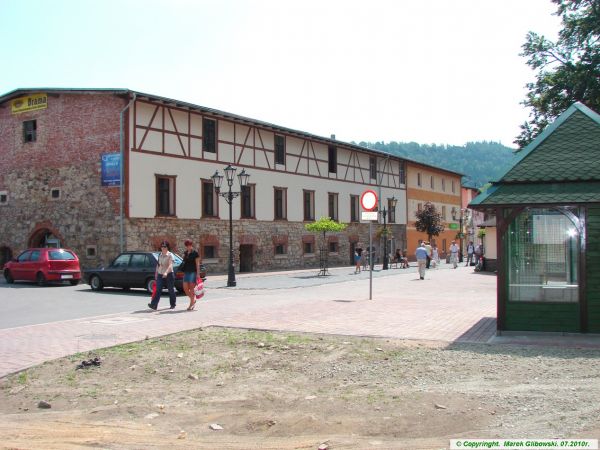 Szczytna  ul. Wolności deptak